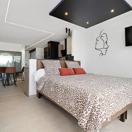 Lägenhet Tiffanys Heliopolis Renovated With Terrace - Naturist Village