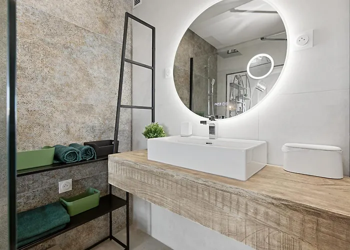 Tiffanys Heliopolis Renovated With Terrace - Naturist Village