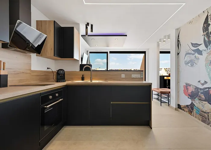 Tiffanys Heliopolis Renovated With Terrace - Naturist Village Apartament