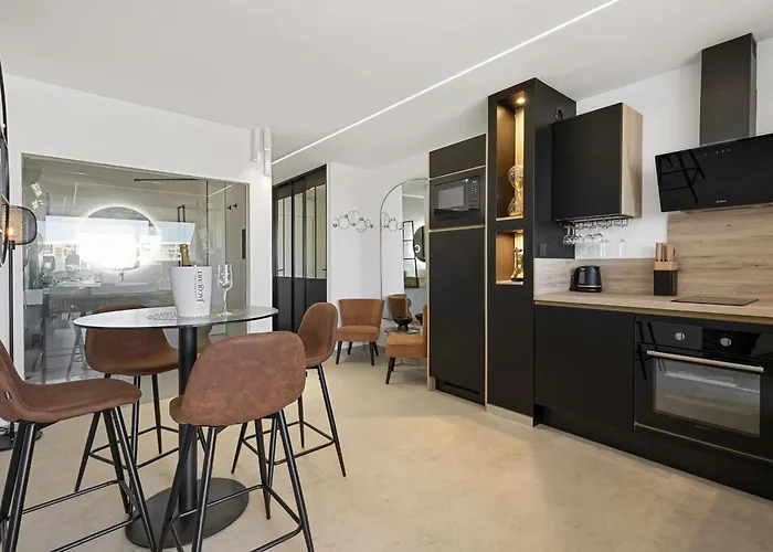 Tiffanys Heliopolis Renovated With Terrace - Naturist Village * Agde