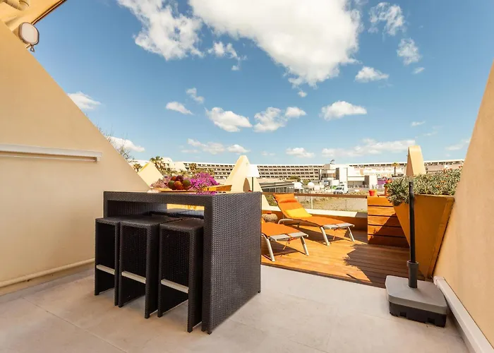 Tiffanys Heliopolis Renovated With Terrace - Naturist Village Apartament