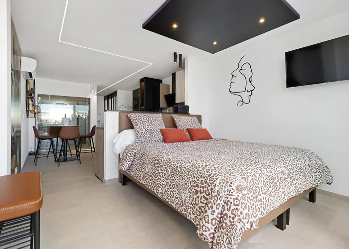 Apartament Tiffanys Heliopolis Renovated With Terrace - Naturist Village