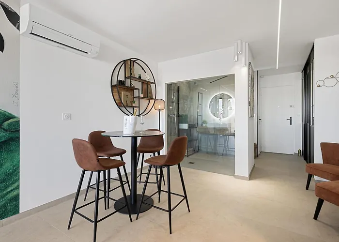 Tiffanys Heliopolis Renovated With Terrace - Naturist Village Apartament *